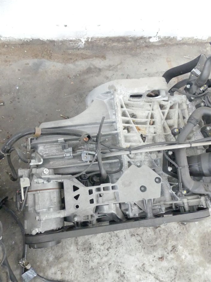 5-6mm Greyish Blue Pearl & Swarovski Pearl Charm Bracelet