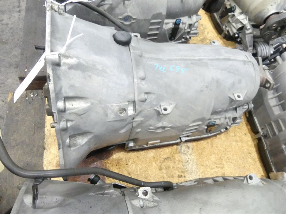 RUSSELL HOBBS Atlas2 Pet Cyclonic Cylinder Vacuum, RHCV3601-AU. NB: minor u