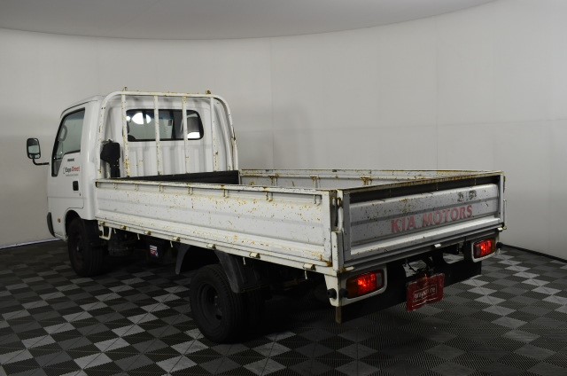 By The Vineyard Mixed Pack Pinot Grigio & Chardonnay (12x 750mL). SEA.