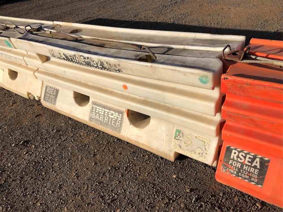 De Bortoli `Sacred Hill` Sparkling Brut NV (6x 750mL), Riverina, NSW.