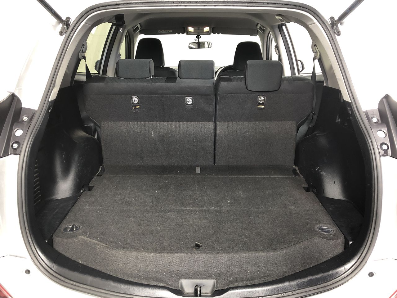 Wolf Blass Red Label Chardonnay (6x 750mL).