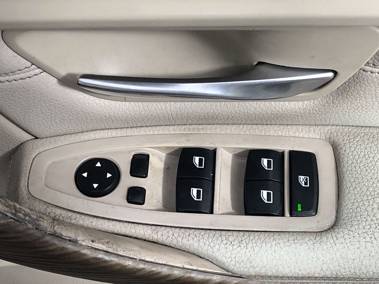 4 x JBL Wireless Headphones