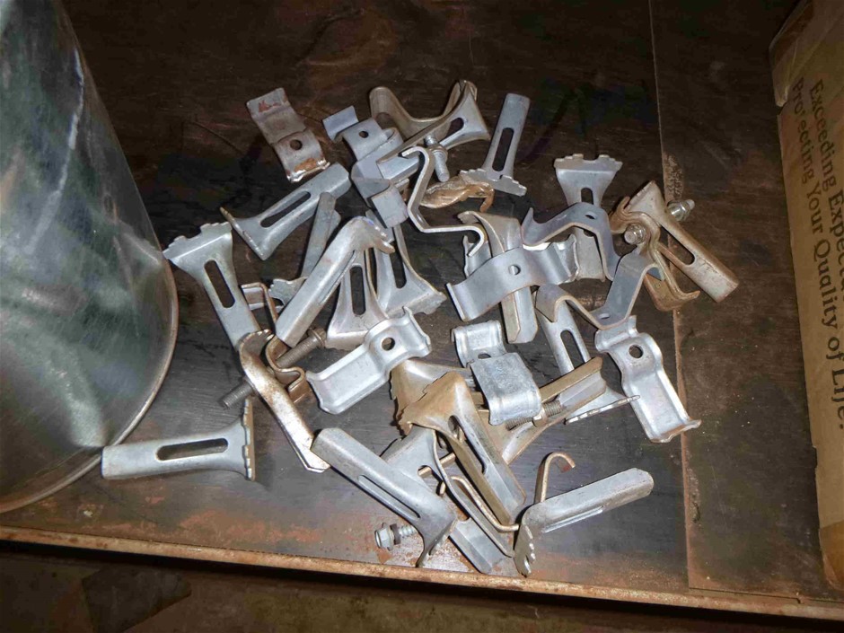 18ct Gold Plated 6mm Stud Earrings Featuring 2 Crystals by Swarovski®