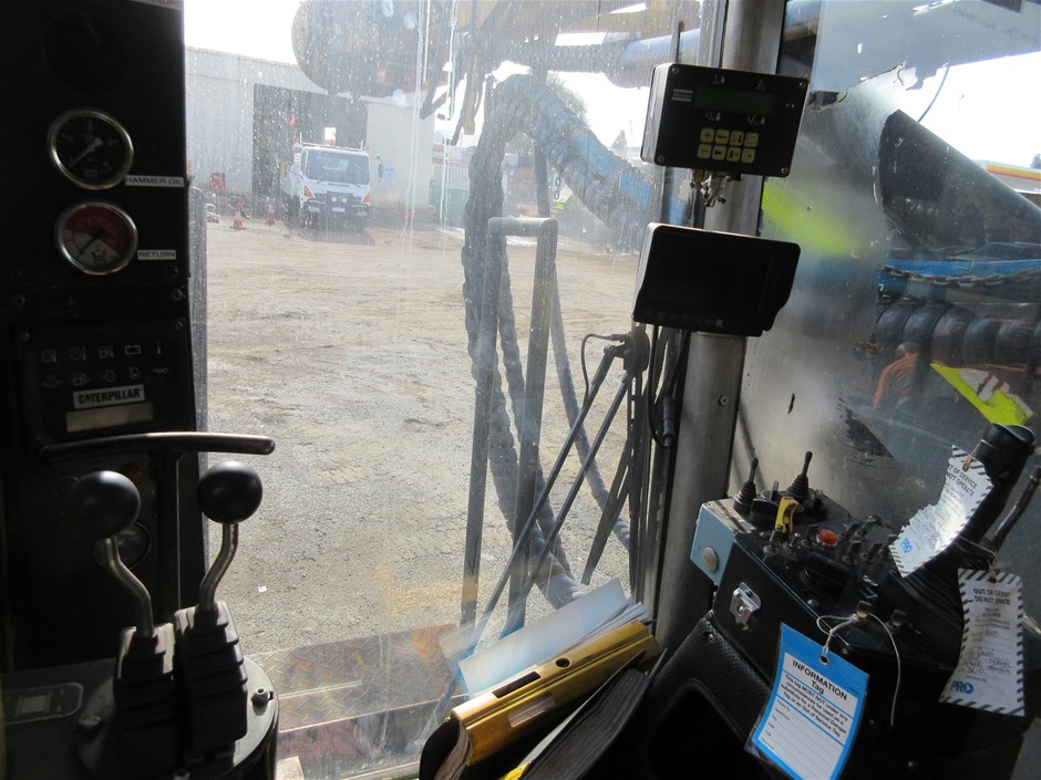 AUSSIE PACIFIC Women's Botany V Neck Singlet, Size 6, Black, 2107.  Buyers