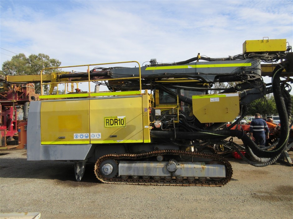 RIP CURL Women's Classic Ribbed Tank Top, Black, Size L. RRP: $40.  Buyers