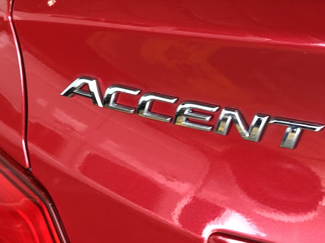 2 x 2XU Women's Sailing Short Sleeve Fibretech Tee, Size 3XL, White/Green.