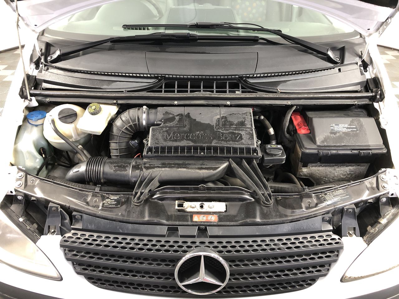 6 x 2XU Youth Short Sleeve High Performance Power Top, Size XL, Black/Refle