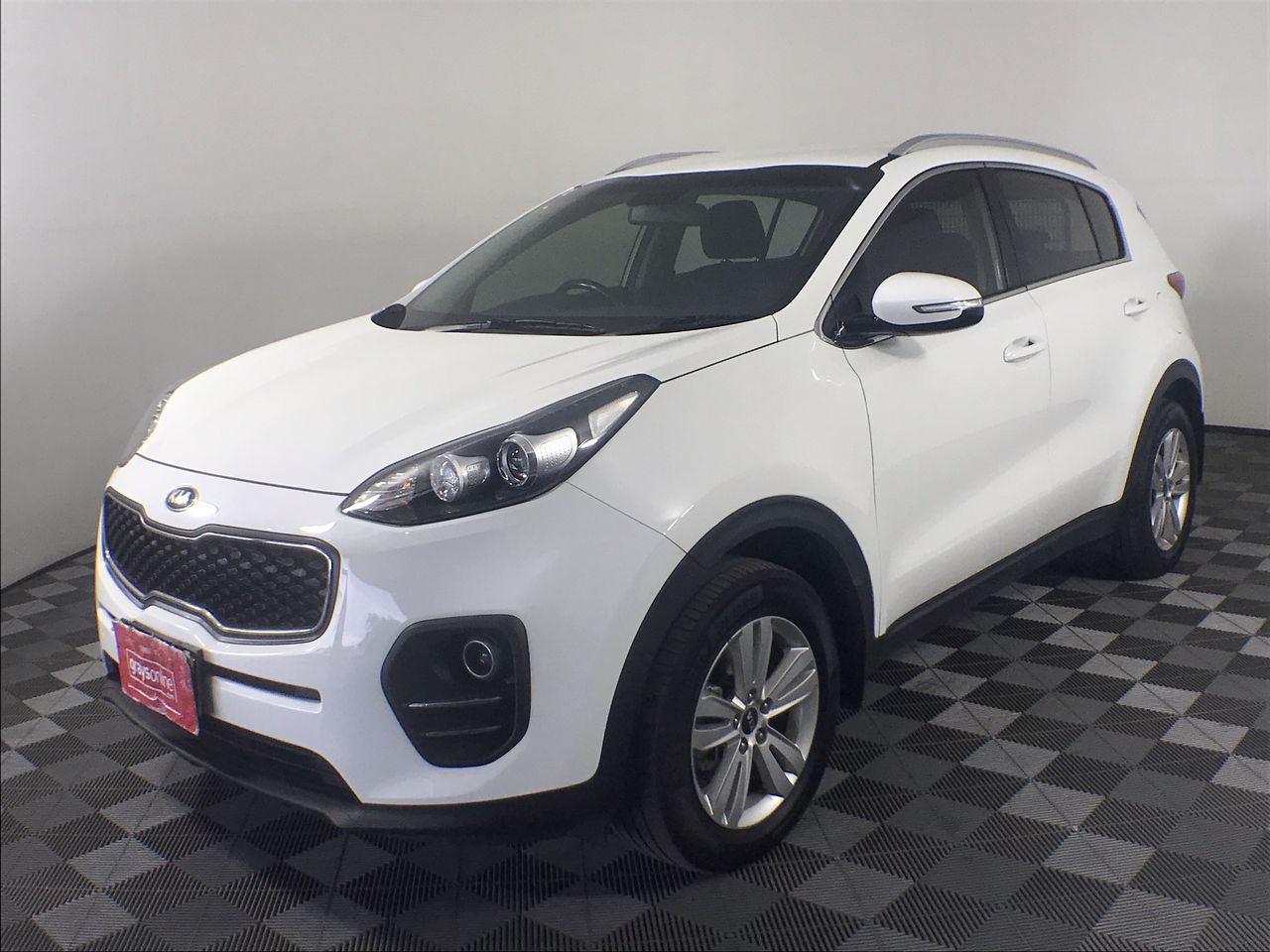 0.16 Carat White 4 round diamonds