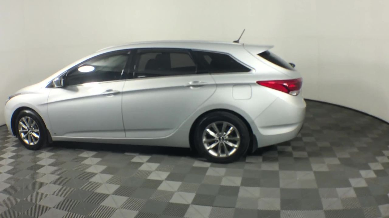 Australia: 2012 Two Dollars QEII Remembrance $2