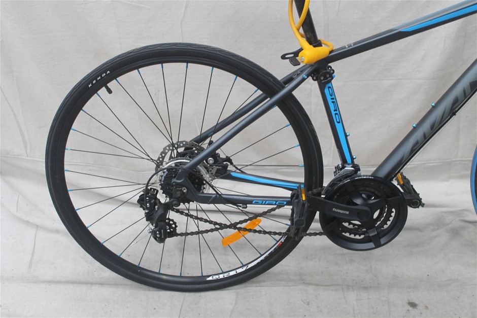 Dyson Mixed Models Cordless And Upright Vacuum Cleaners With Attachments