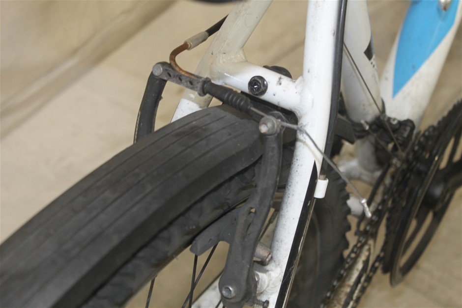 19 Crimes Max Sparkling NV (6x 750mL).