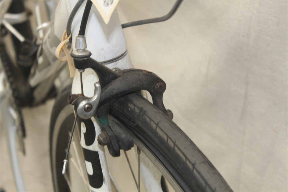 Ponte Prosecco DOC NV (6x 750mL). Italy