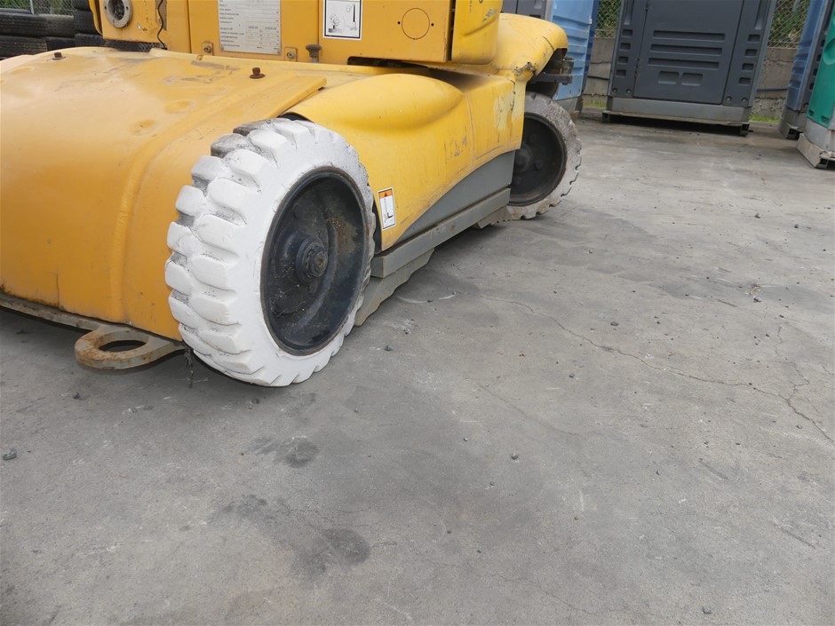 SHARK Stainforce Cordless Spot Cleaner, Colour: White/Black, HX100ANZ.