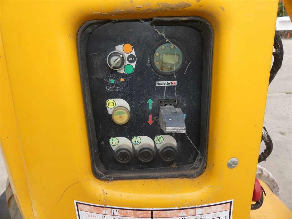 VORNADO 660 Whole Room Air Circulator, White.