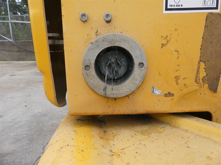 DE'LONGHI Essenza Mini Coffee Machine, Includes Coffee Pods, Colour: White.