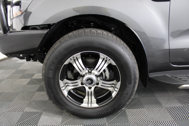 7-8mm White Pearl & White Baroque Pearl Glam Pendant.