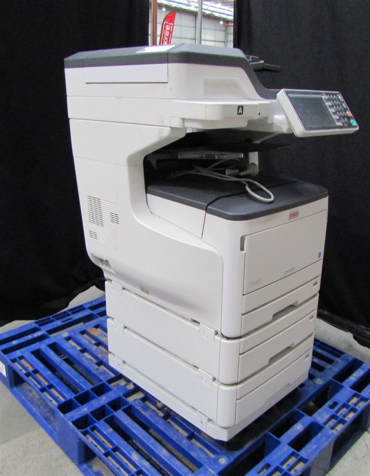 Solid 925 Sterling Silver 6mm Stud Earrings Feat. 2 Crystals by Swarovski®