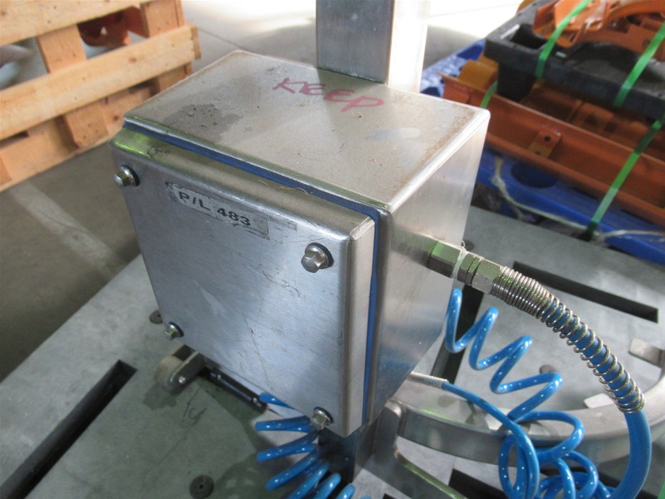 Unisex Black Volcanic Lava Rock Beaded Crystal Initial "O" Bracelet -Yellow