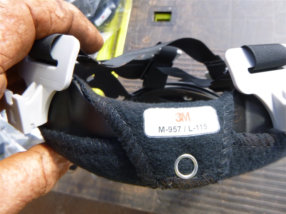 Royal Simulated Diamond Clover Necklace in Rose