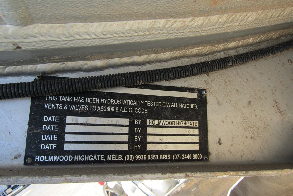 #1 9K YELLOW GOLD INITIAL 'V' NECKLACE 38+5cm