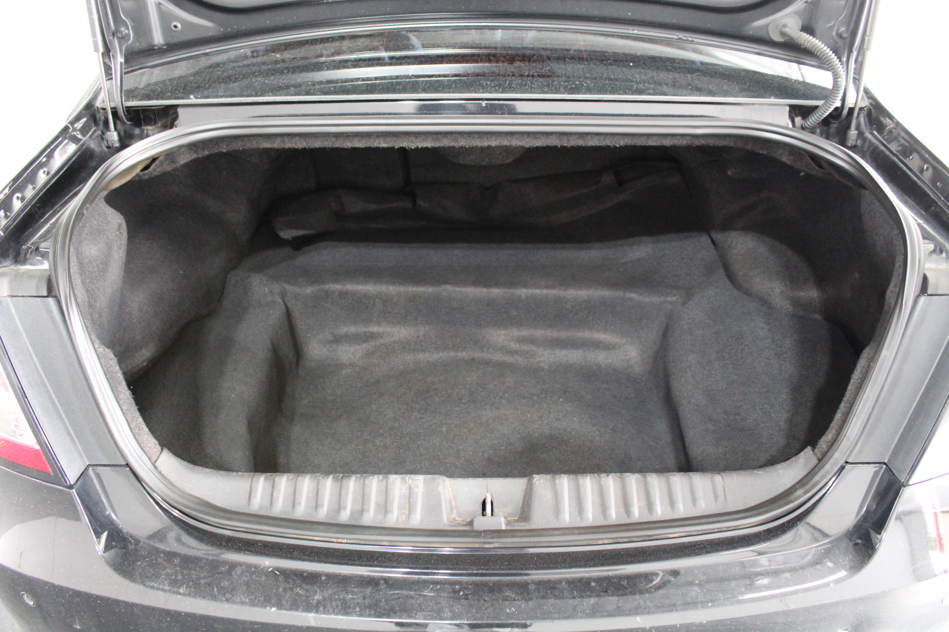 Night Merchant Vodka Lime And Soda Cans (24x 250mL) NSW