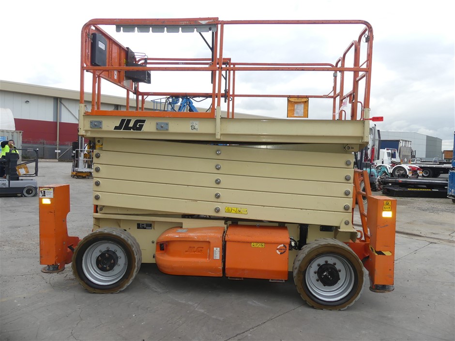 Wolf Blass Yellow Label Moscato  (6x 750mL). Current Vintage Release