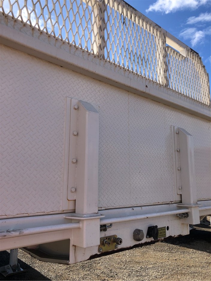 Wolf Blass Red Label Shiraz Grenache (6x 750mL), SEA.