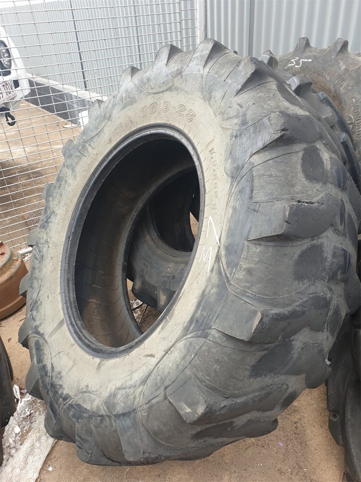 VORNADO 660 Air Circulator, Black. NB: Minor Use, Not In Original Box.