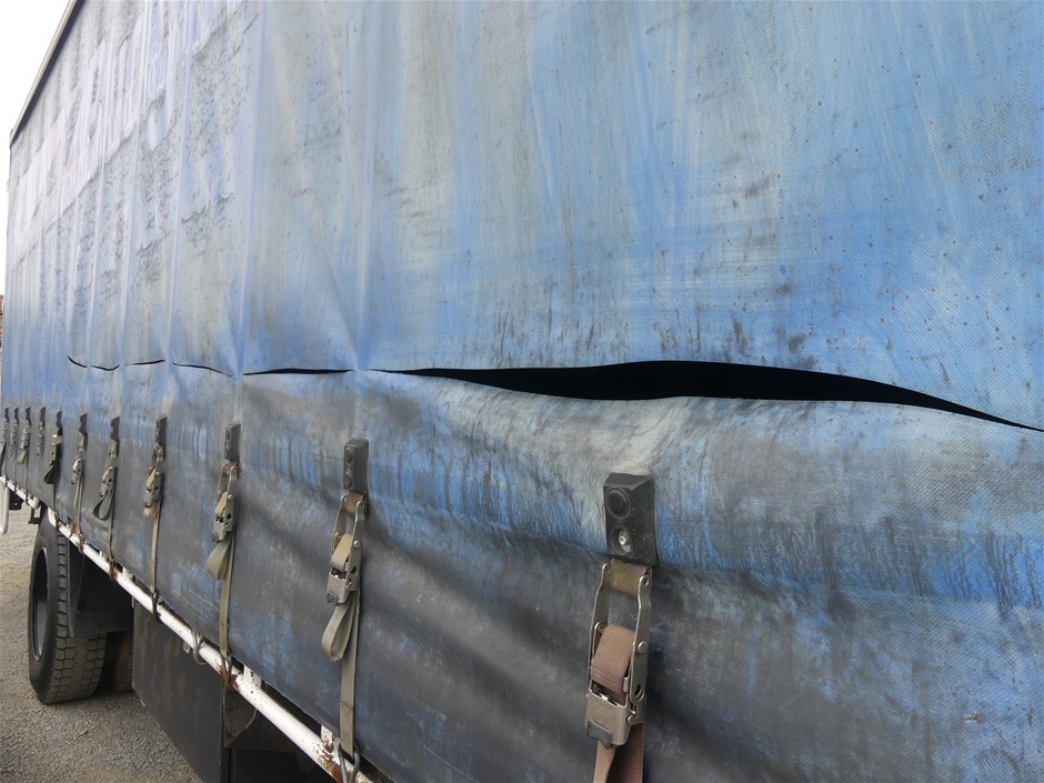 Classic Rhodium Plated Simulated Diamond Filigree Heart Locket