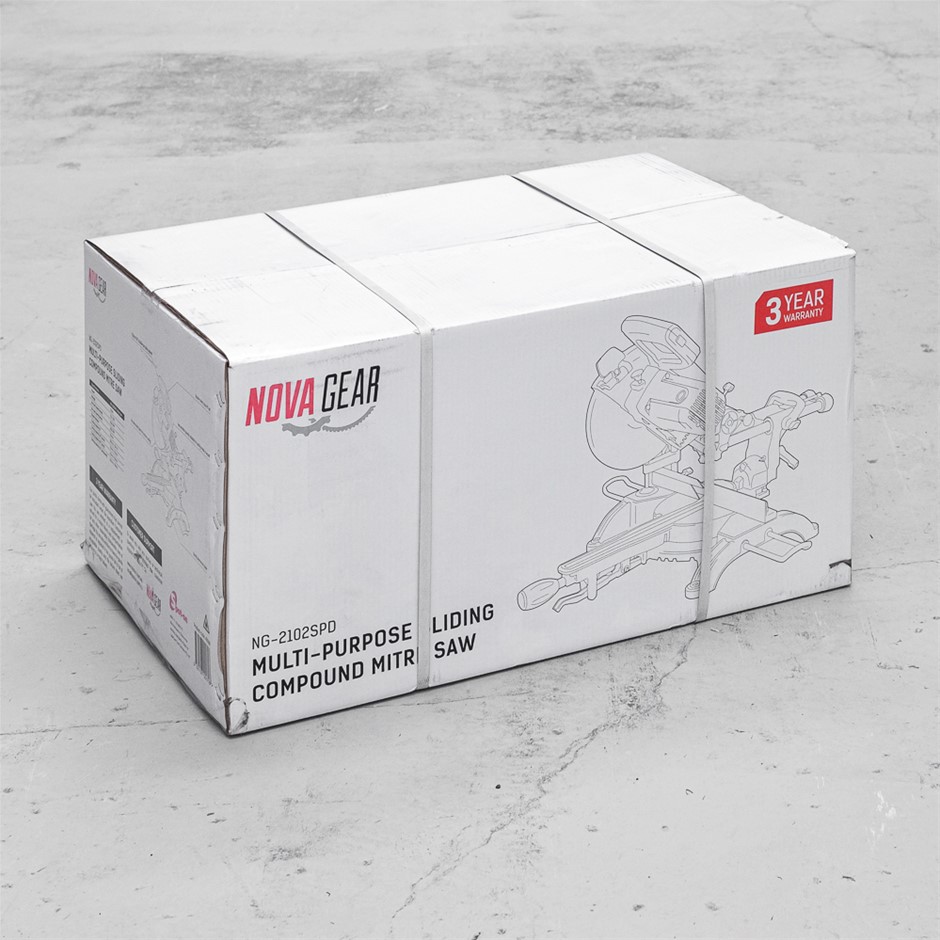 Replica Royal Ring - 16 Simulated Diamonds - US Size 7