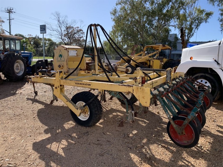 Pierre Delize Blanc De Blancs Brut NV (6x 750mL), France.