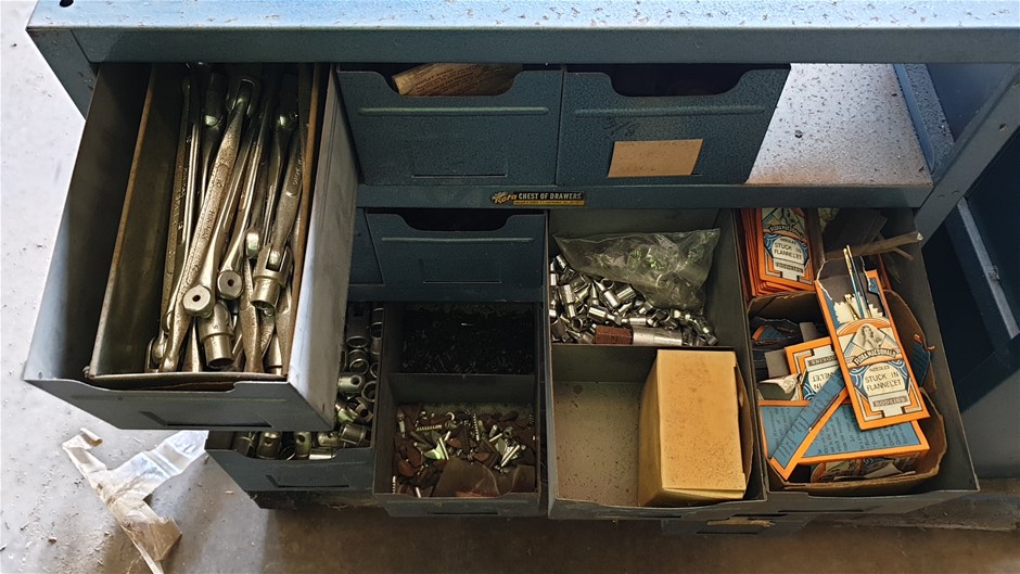 Wolf Blass Red Label Pinot Grigio (6x 750mL).