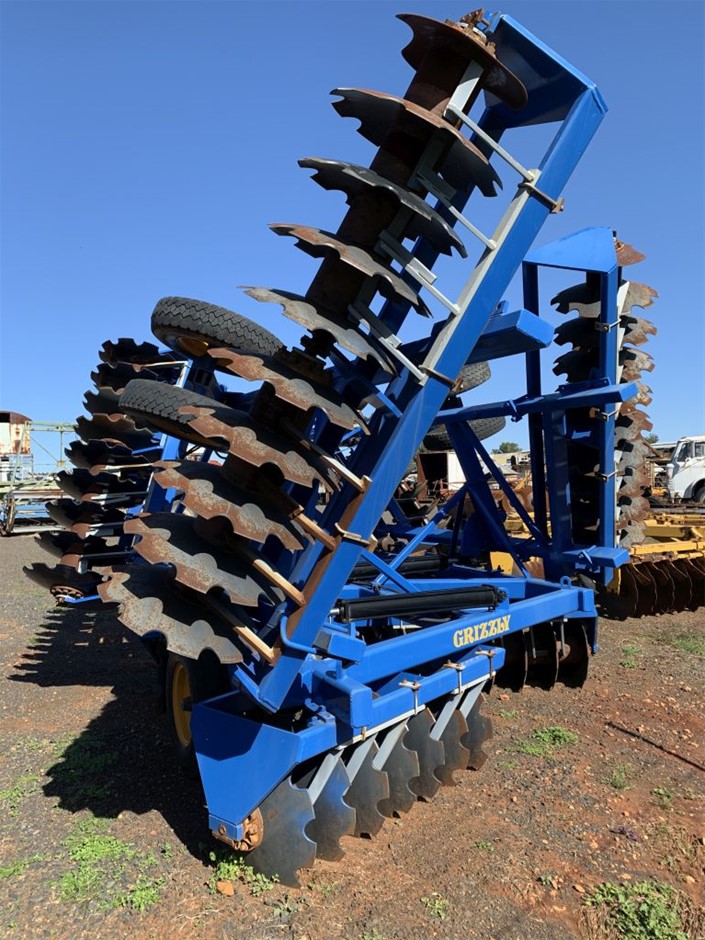 Wolf Blass Yellow Label Moscato  (6x 750mL). Current Vintage Release