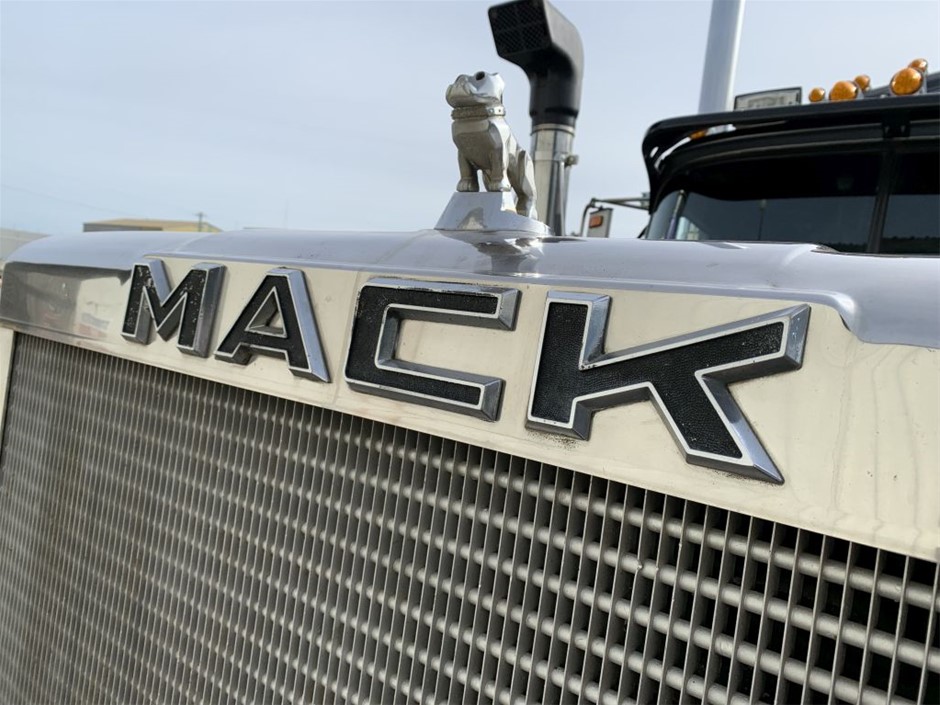 The Bowler Cleanskin Shiraz 2025 (12x 750mL) SA