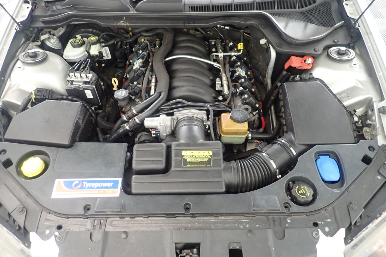 9-10mm Grade AB White Pearl Bracelet.