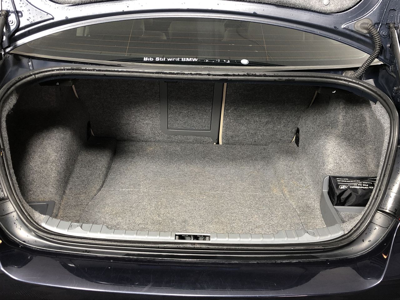 EARTHWISE LSW70021 21-Inch Width Leaf & Grass Push Lawn Sweeper, Black.