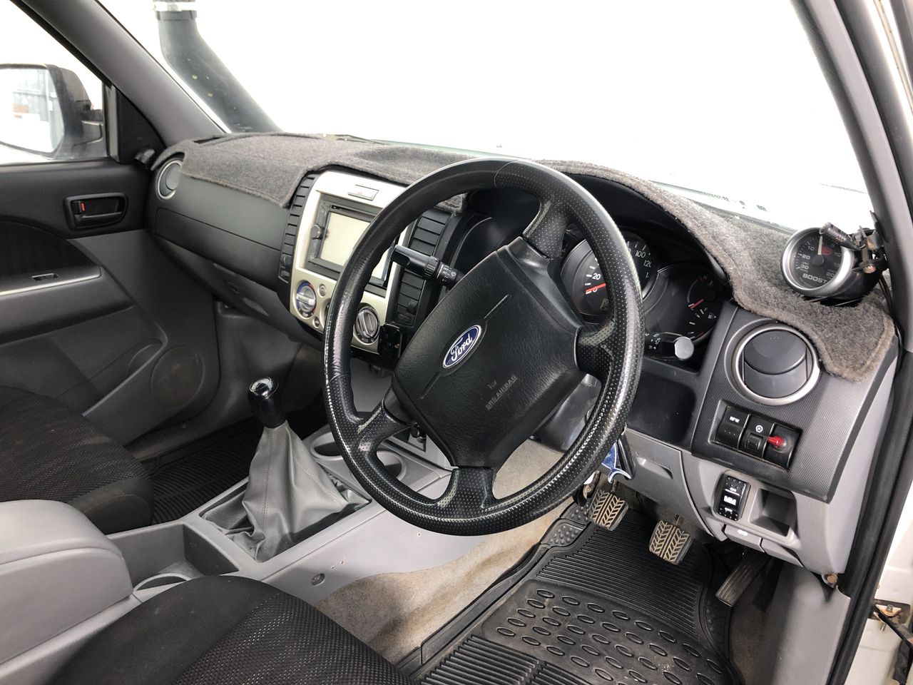 50 x FRONTIER Disposable P2 Flat Fold Respirator with Valve. NB: Not in Ori