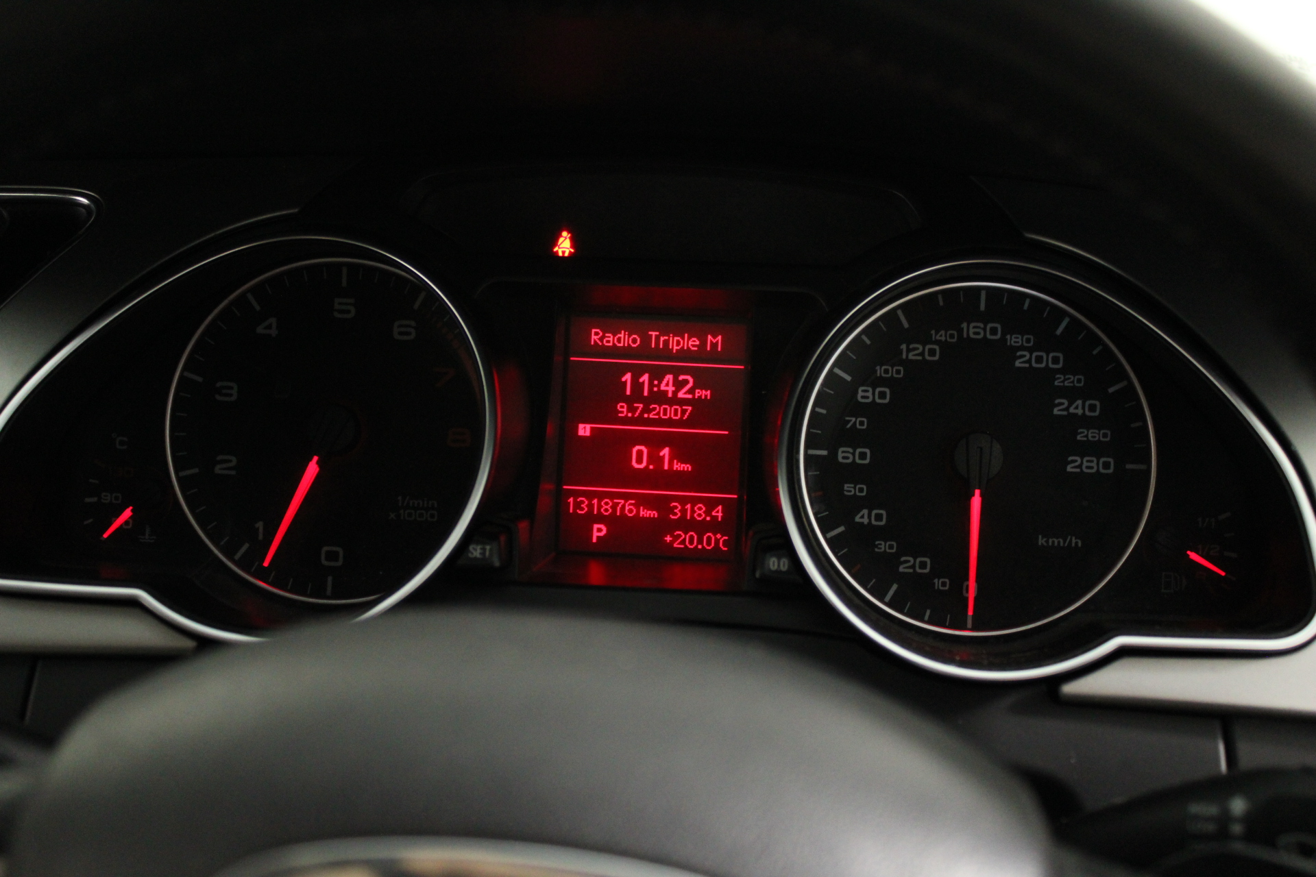 32DEGREES Women's Vest, Size L, Black.  Buyers Note - Discount Freight Rate