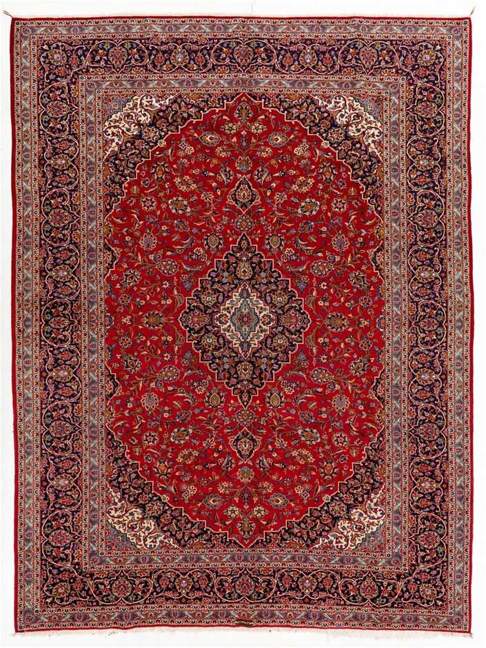 Replica Royal Ring - 16 Simulated Diamonds - US Size 8