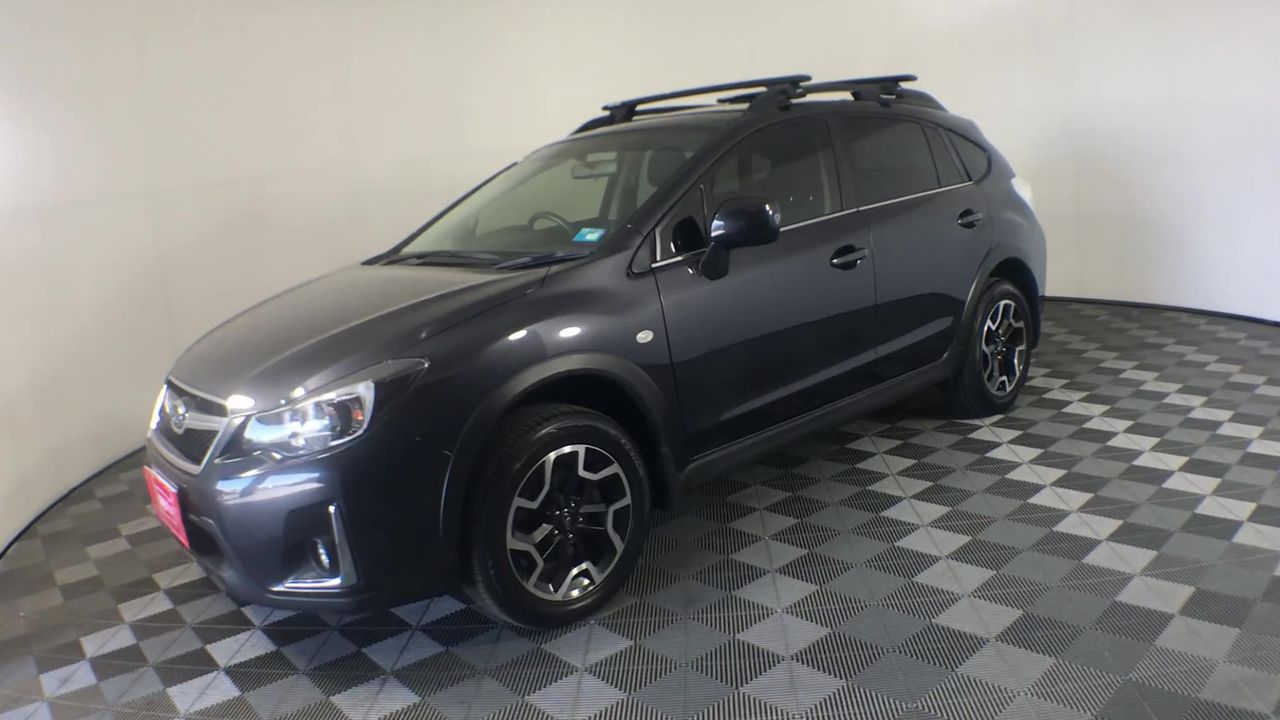 10mm White Pearls with Flower Jade Gemstone Bracelet
