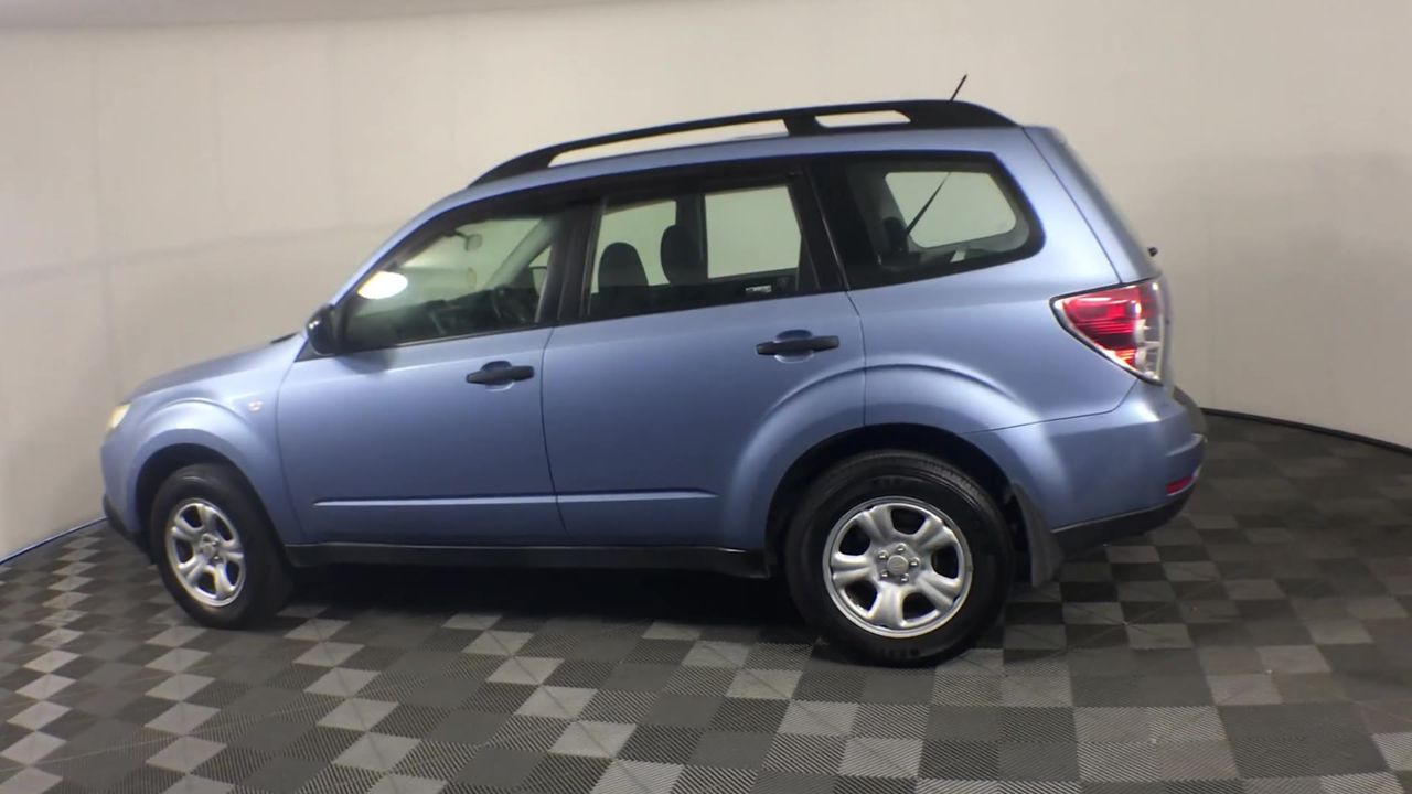 Men's 8mm Black Agate & AAA Grade Cubic Zirconia Skull Beaded Bracelet