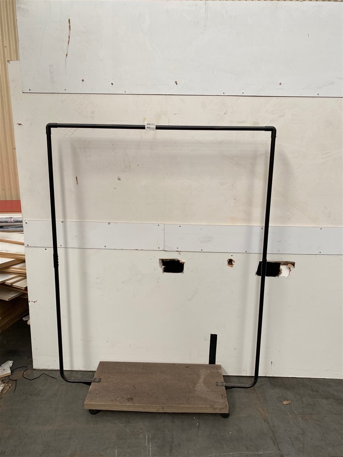 9K YELLOW GOLD 0.10ct F VS LAB DIAMOND MARQ OFFSET RING