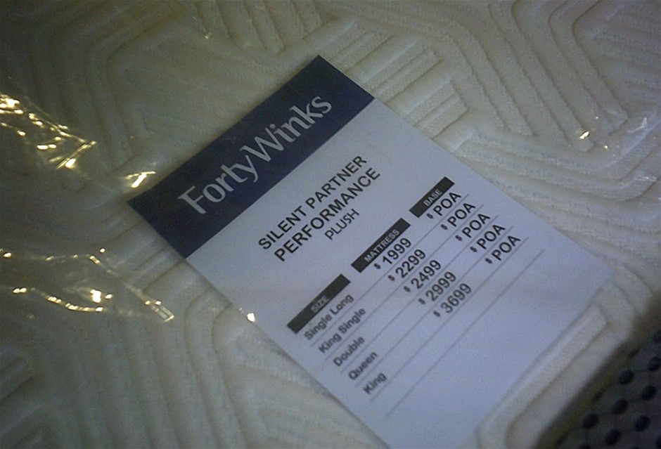 9K YELLOW GOLD 0.25ct F VS EMERALD LAB DIAMOND RING