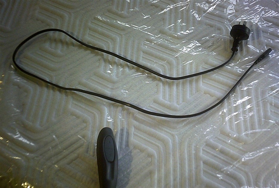 9K YELLOW GOLD 0.45ct F VS MULTI SHAPE LAB DIAMOND RING