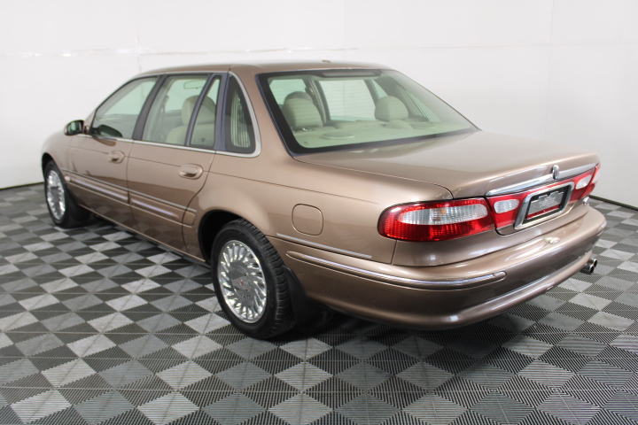 20 x Pairs of Stud & Hoop Earrings in Gold