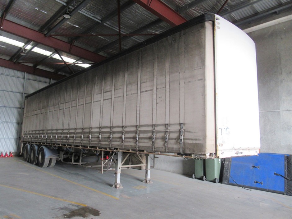 BEYERDYNAMIC DT 1990 PRO Open Studio Reference Headphones.  Buyers Note - D