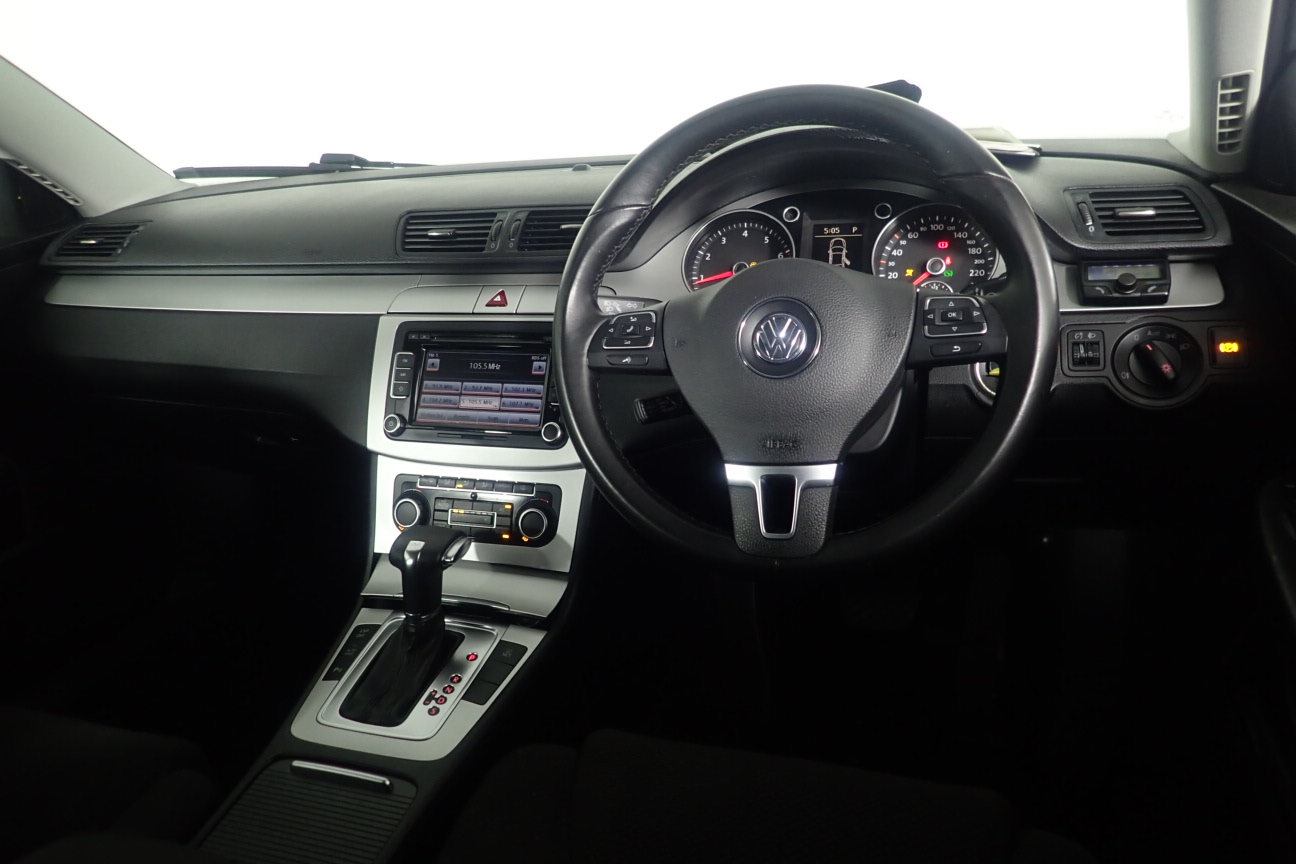 Vial full of Gold Leaf/Flake