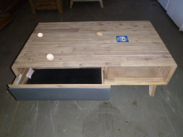 Aboriginal Flag, 1/10th Oz (ApproX) 999 Pure Solid Silver  Coin, C.O.A