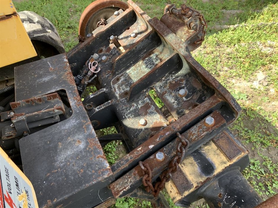 2010 BATHURST WINNER GOLD MEDALLION IN BOX LOWNDES HOLDEN VE COMMODORE