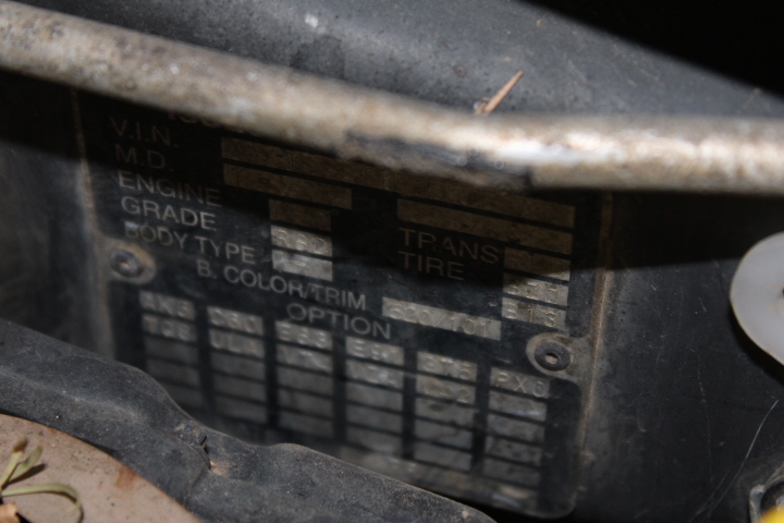 Replica Royal Ring - 16 Simulated Diamonds - US Size 6